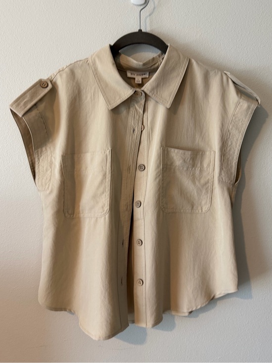 Blu Pepper Tops - NWT Blu Pepper Khaki Button Down Blouse (L)
